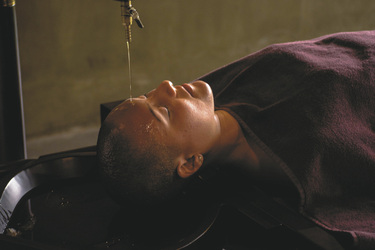 Ayurveda-Behandlung im Santani Wellness Resort, ©Abercrombie and Kent