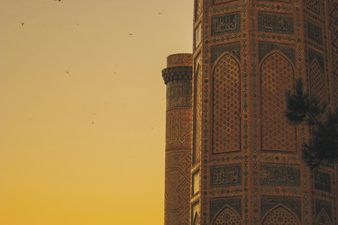 Medrese im Sonnenuntergang in Samarkand, ©Khusen Rustamov, pixabay.com