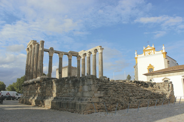 Portugal - Evora - Diana Tempel , ©Viktor Levit Pixabay